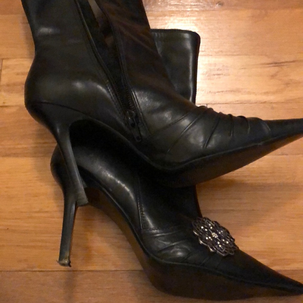 πHPπLike-New Steve Madden Black Leather 3β heel boot - Picture 5 of 6